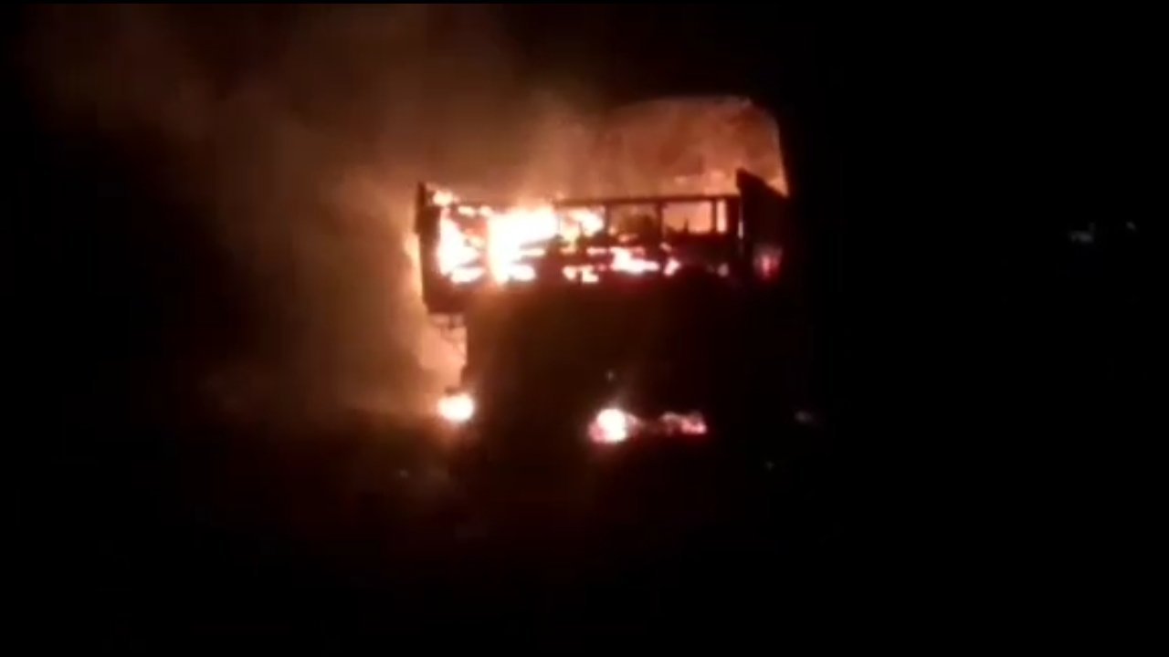 fire in crackers loaded truck on nh-34, people panicked