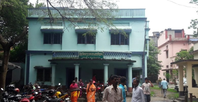 tripartite fight in uttar dinajpur bar association vote