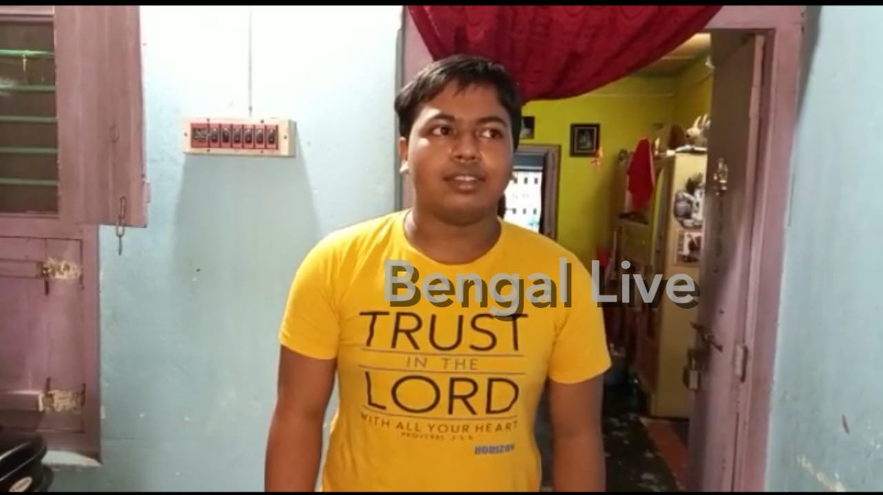 wb joint entrance engineering topper souradeep das of raiganj