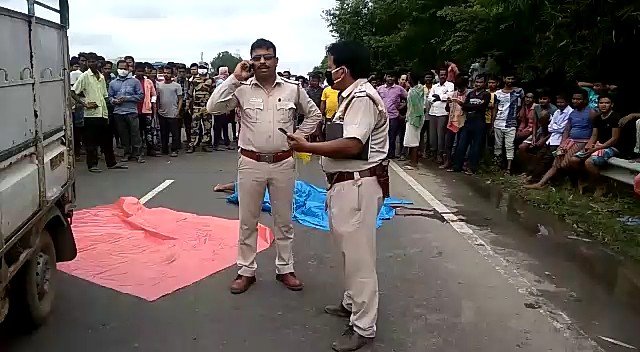 one newspaper hawker killed in accident