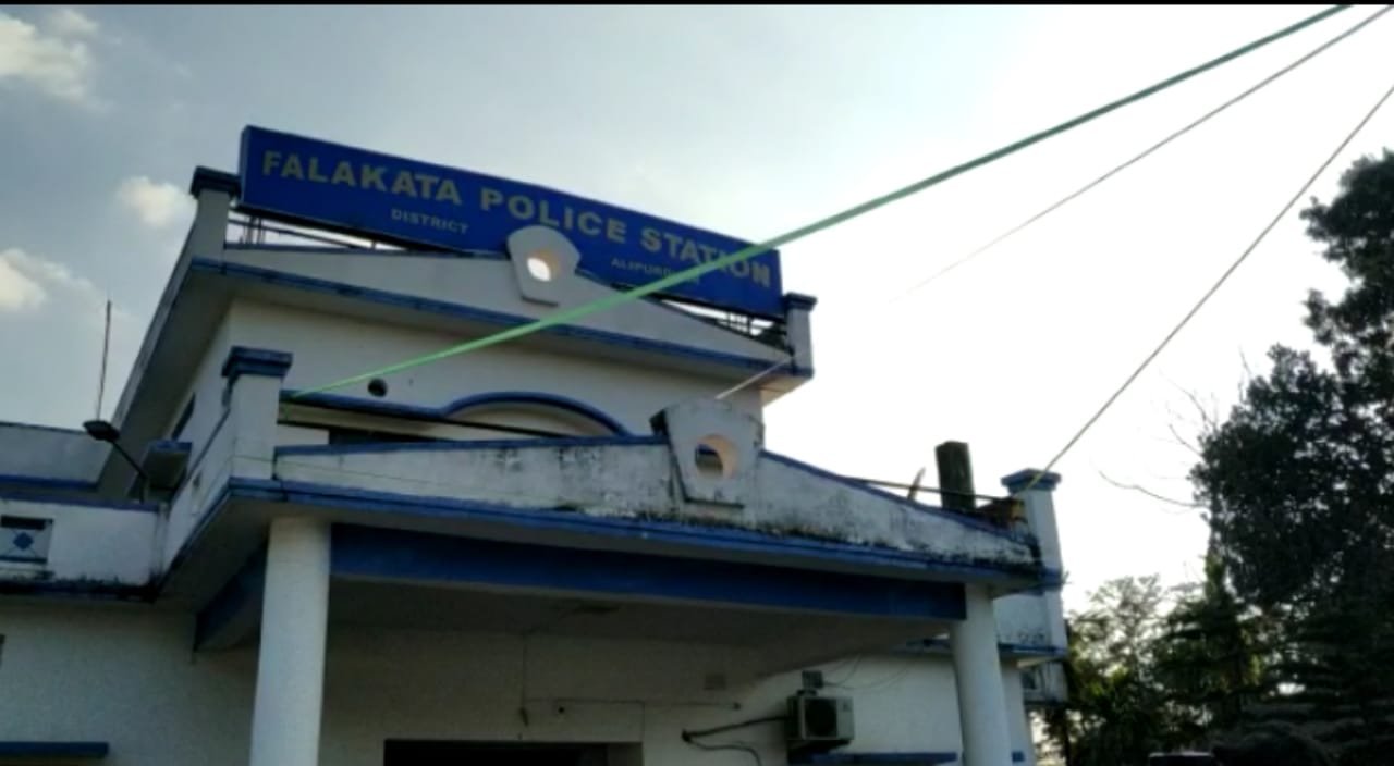 robbery in alipurduar, residents panicked